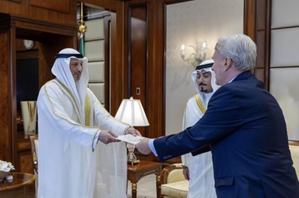 Kuwaiti Foreign Minister Welcomes Bosnia New Ambassador