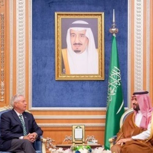 Crown Prince Stresses Peace and De-escalation in Meeting with U.S. Senator