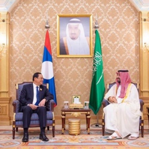 Crown Prince of Saudi Arabia Meets Prime Minister of Laos on the Sidelines of the Gulf-ASEAN Summit