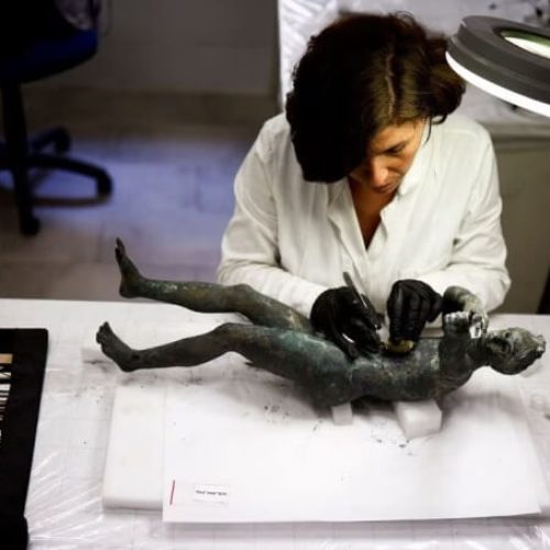 Culture News Kingdom of Bahrain: Unearths Ancient Bronze Statues