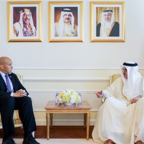 Foreign Minister Meets with US Senator to Strengthen Bilateral Ties