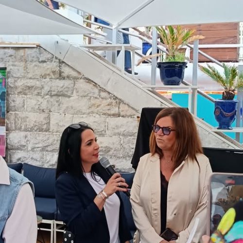 Florence Fabris Shines at La Vela: A Powerful Artist and Mother Highlighted by Rebecca Reb and Karine Marro-Guffanti.